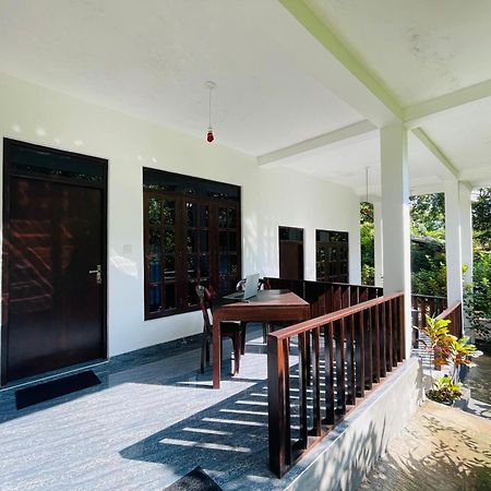 Dream Villa Сигирия Екстериор снимка