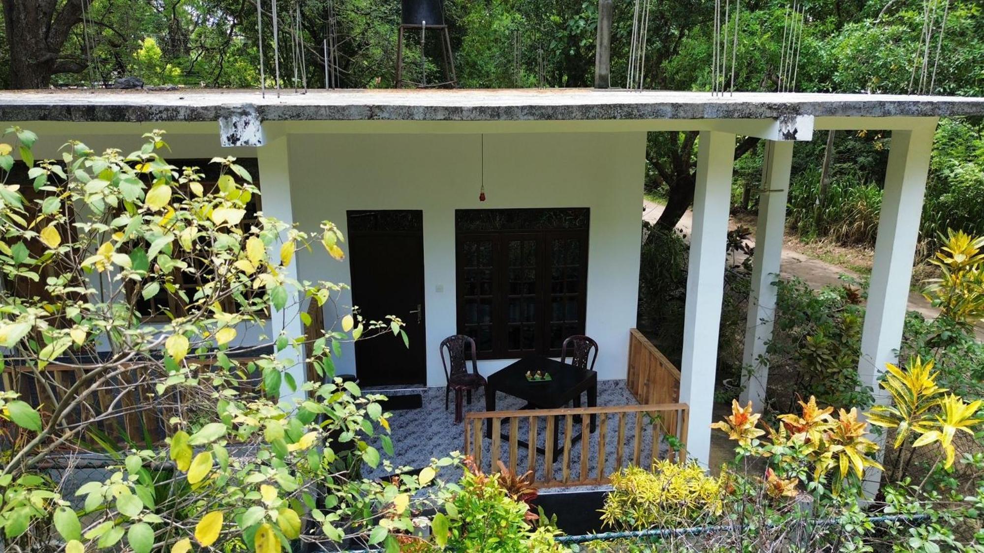 Dream Villa Сигирия Екстериор снимка