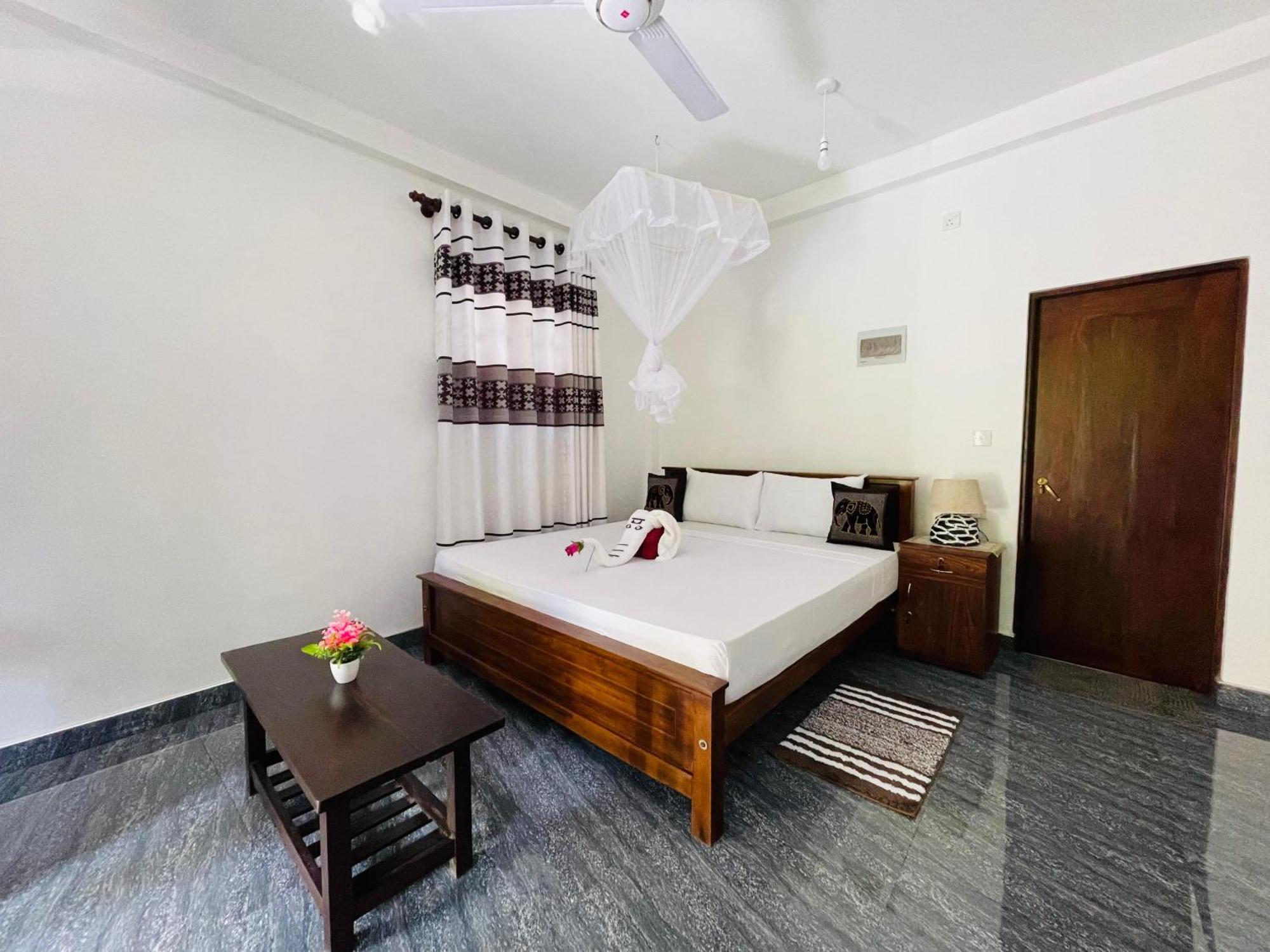 Dream Villa Сигирия Екстериор снимка