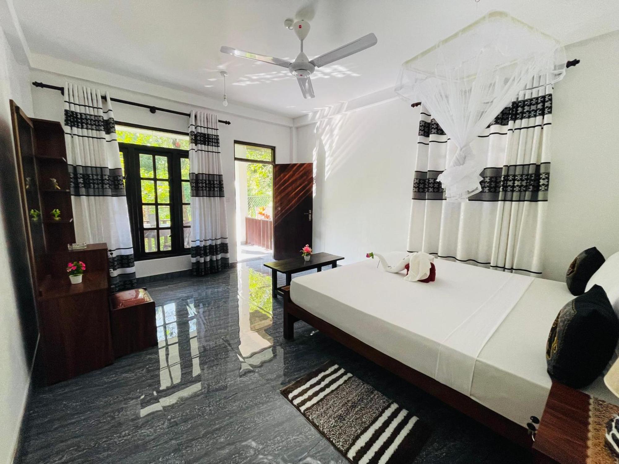 Dream Villa Сигирия Екстериор снимка
